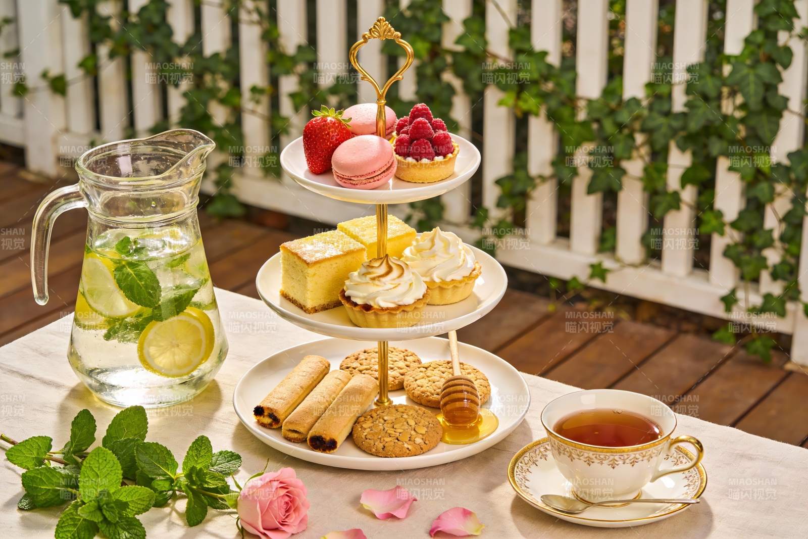 户外下午茶点心与饮品图片