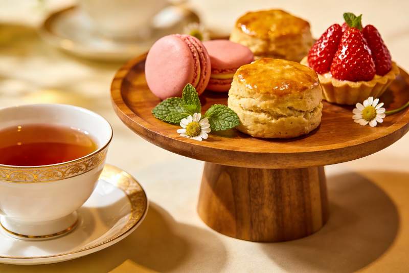精致下午茶点心与红茶图片