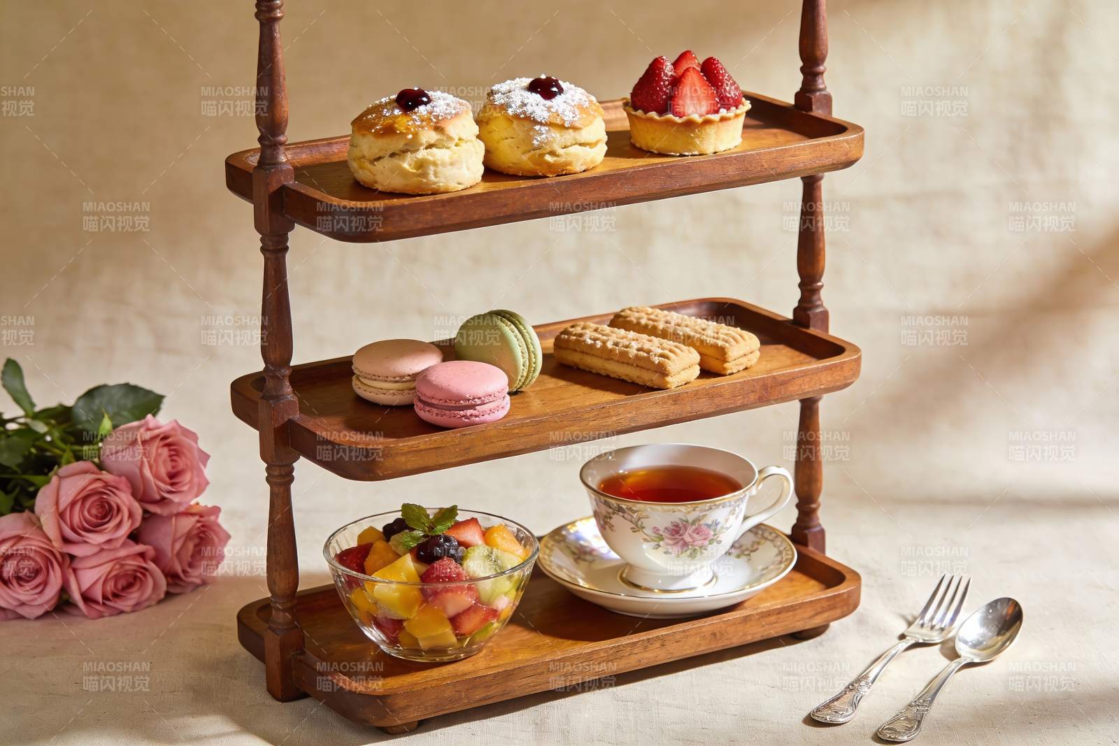 三层木质点心架配下午茶图片