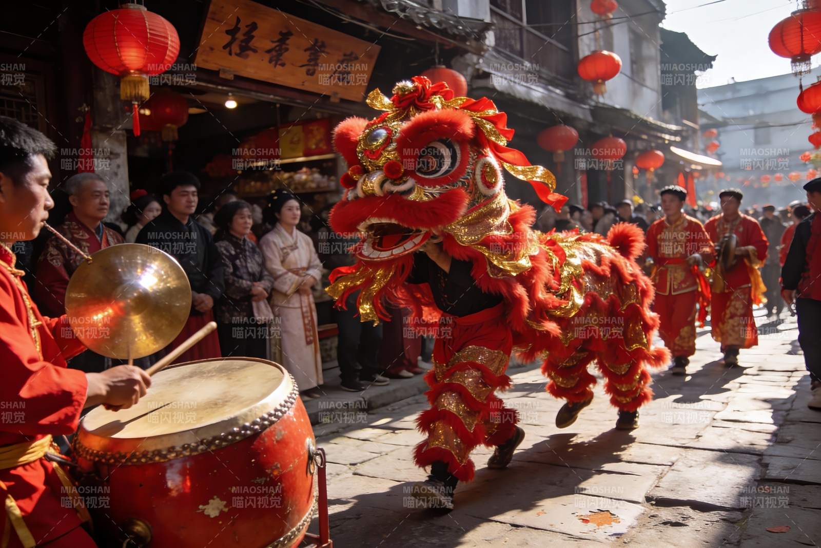 街头舞狮表演热闹非凡图片