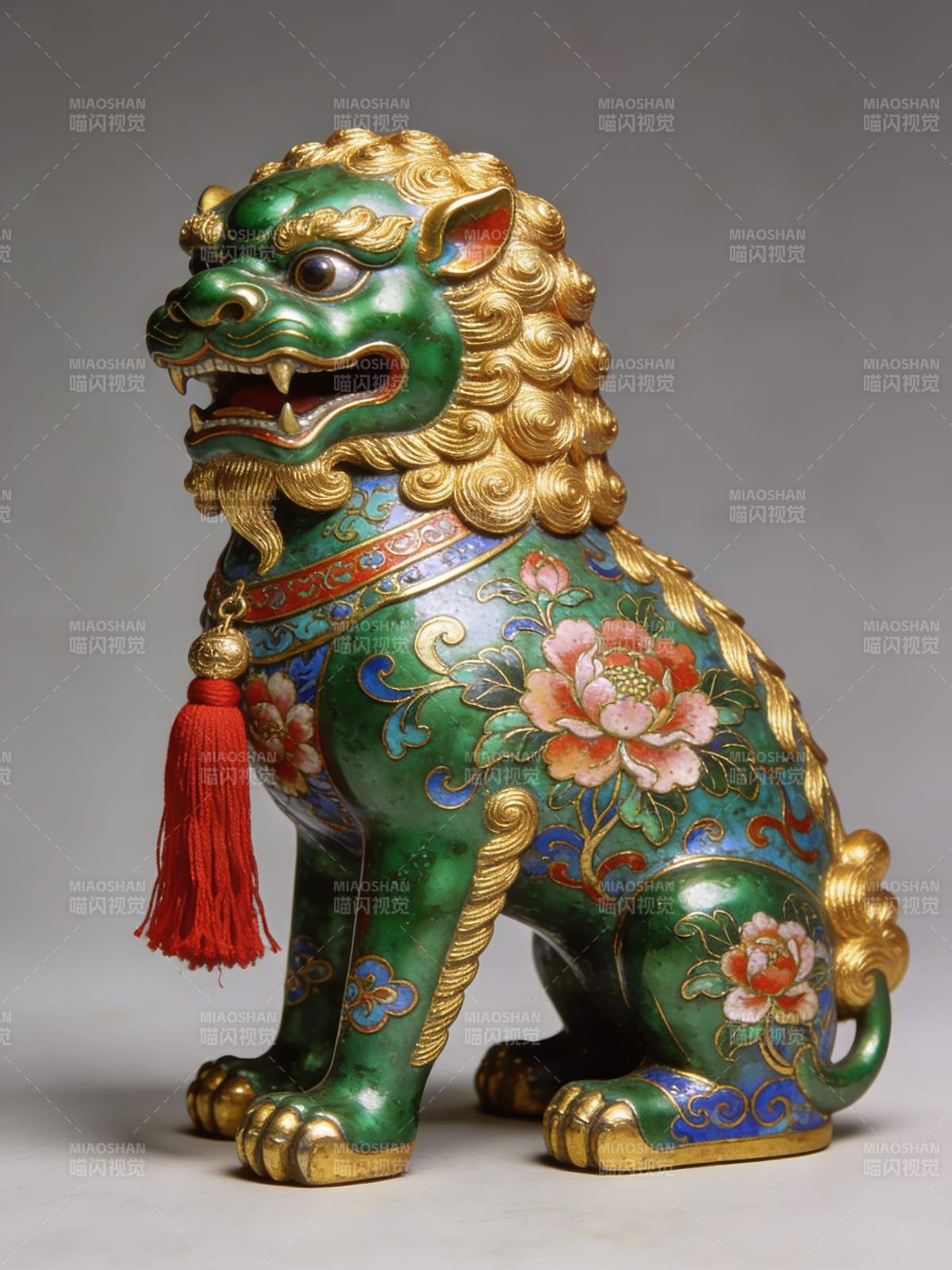 色彩斑斓的中式狮子雕像图片