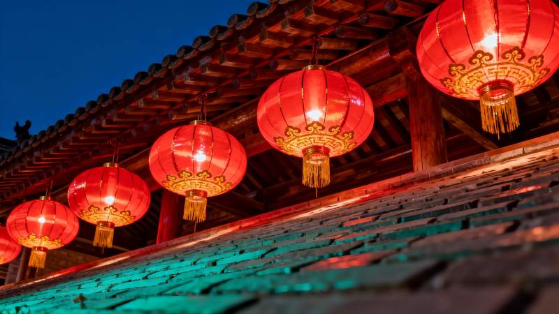 夜色古建筑红灯笼图片