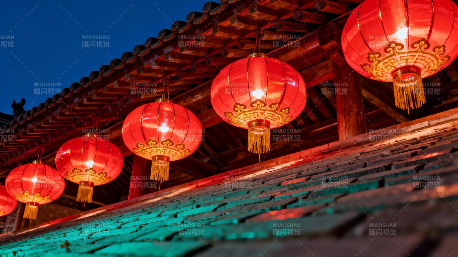 夜色古建筑红灯笼图片