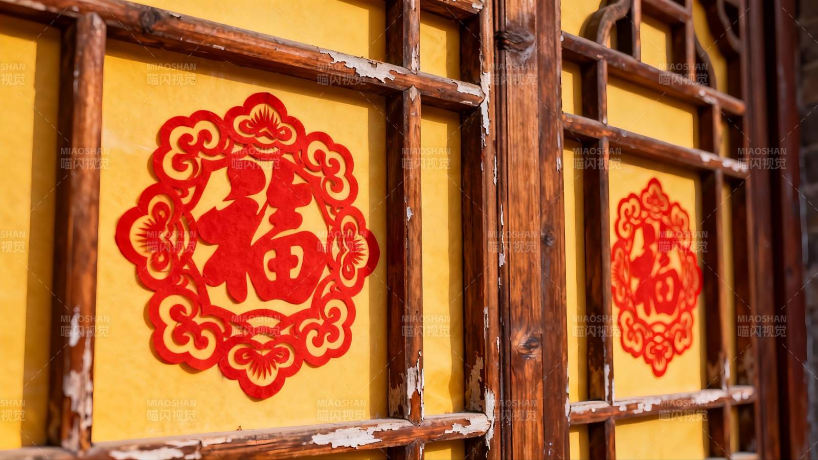 古窗贴福字传统节日装饰图片