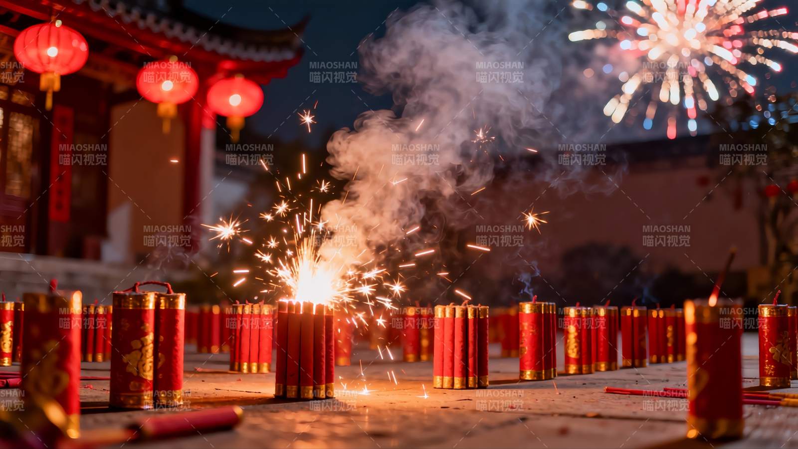夜景烟花鞭炮齐放喜庆氛围图片