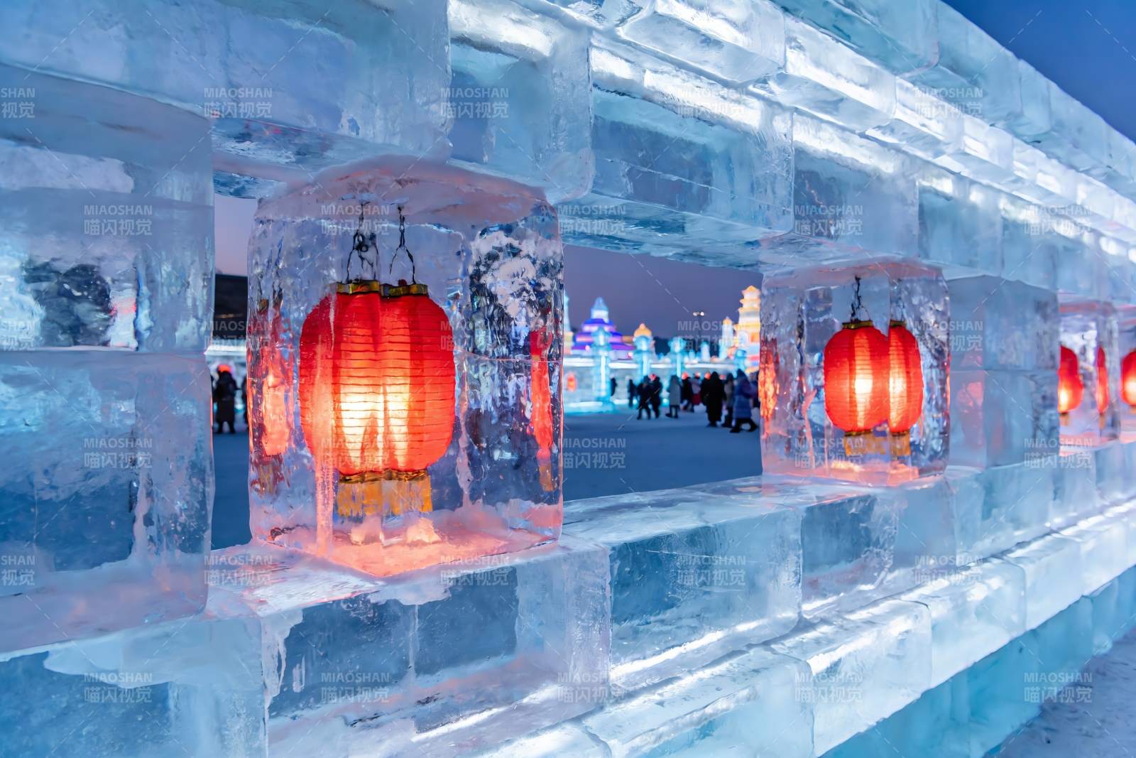 冰雕灯笼夜景图片
