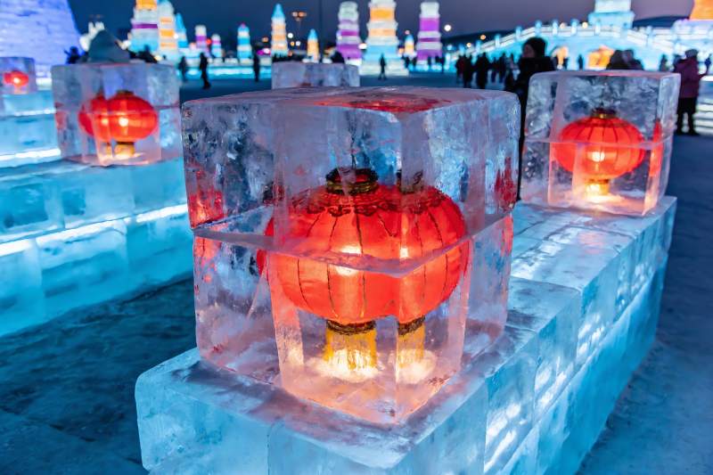 冰雕灯笼夜景图片