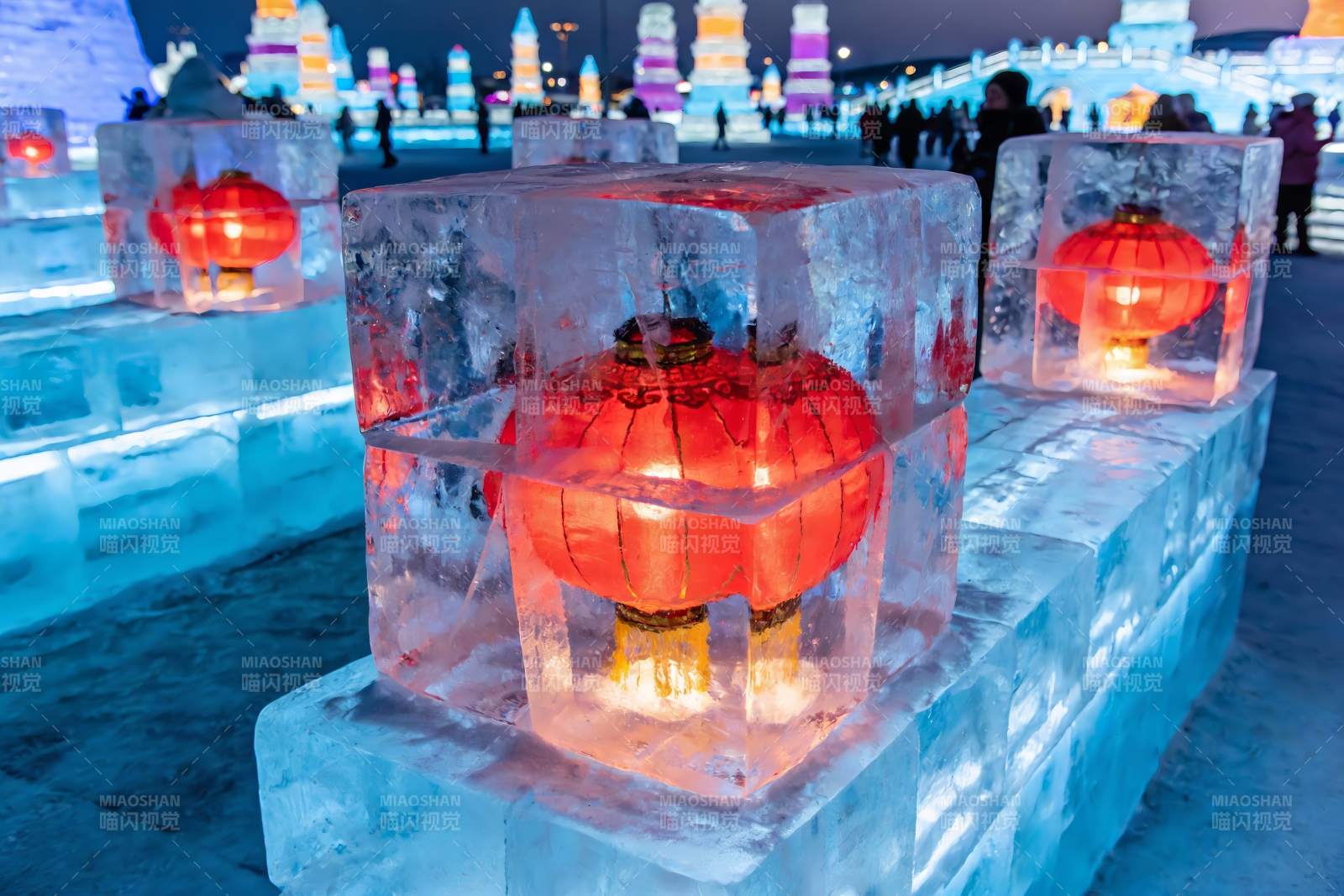 冰雕灯笼夜景图片