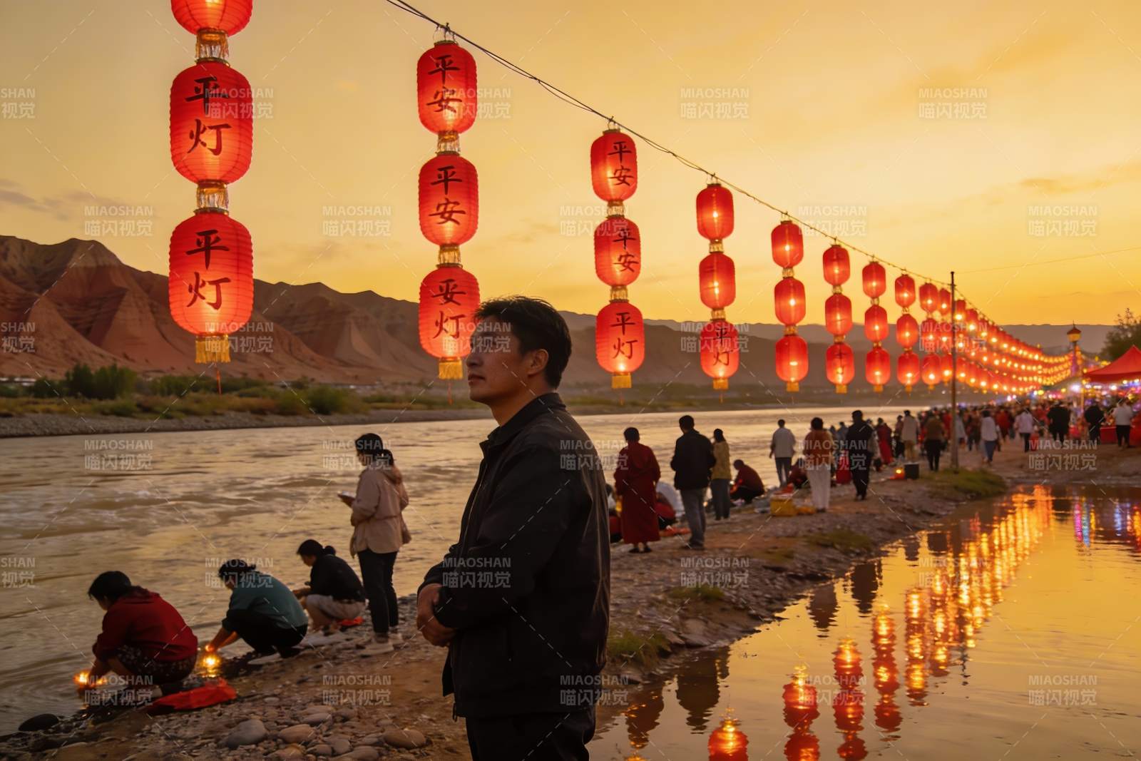 河边灯笼节庆夜景图片