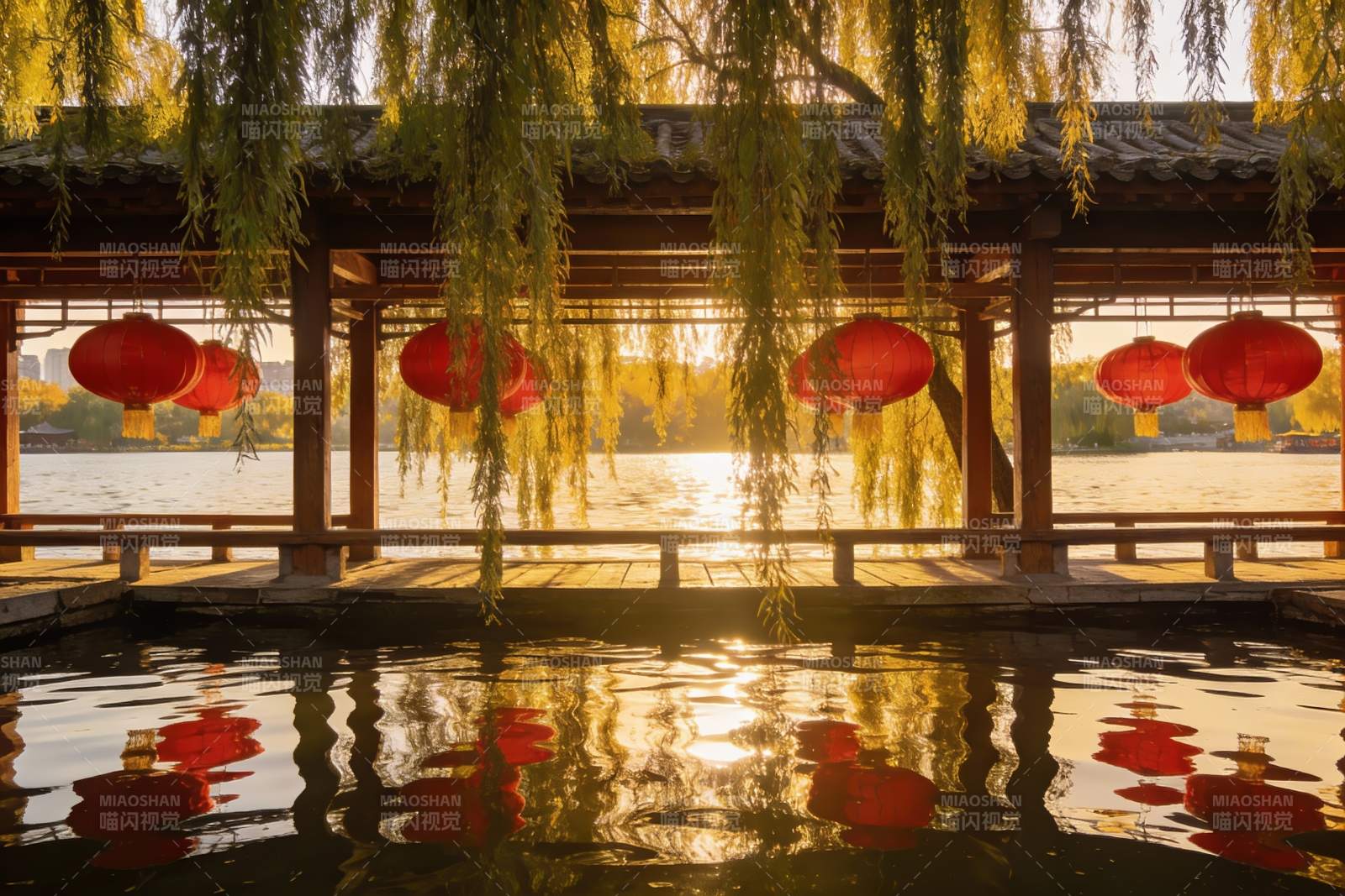 古亭红灯笼映水景图片