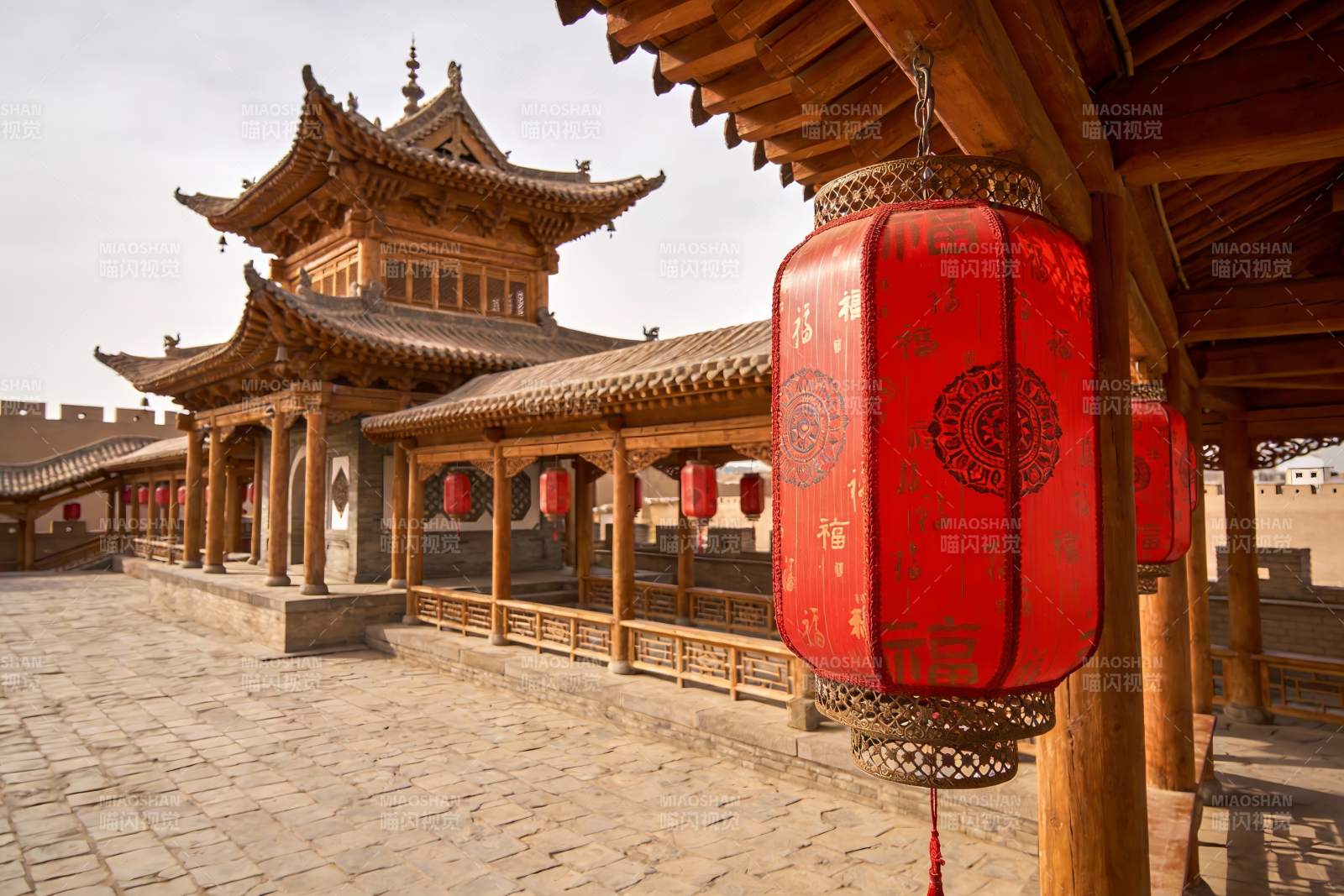 古色古香建筑与红灯笼图片