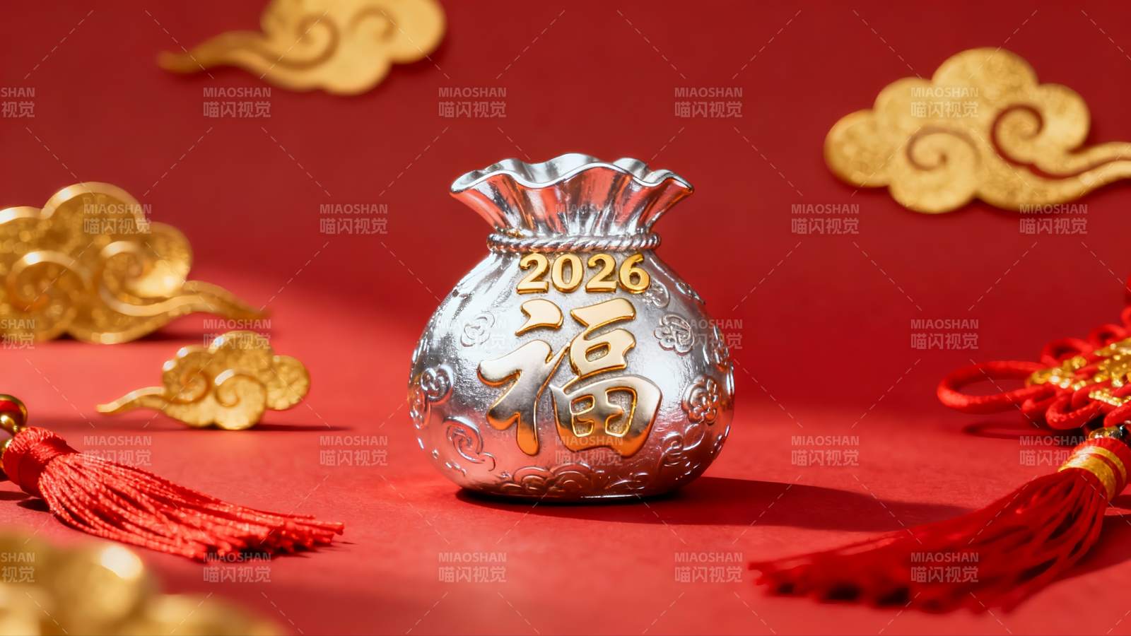 新年福袋装饰品红色背景图片