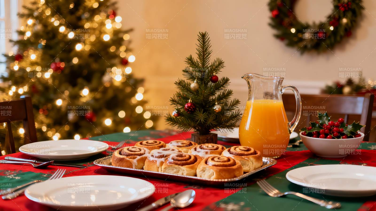 圣诞餐桌美食与装饰图片