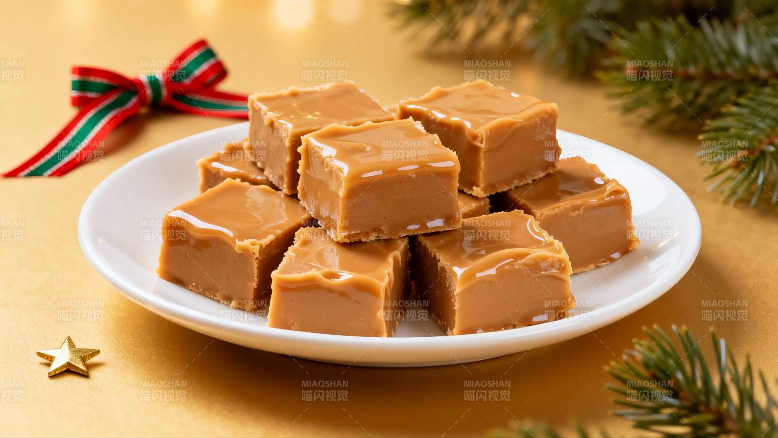 圣诞装饰下的焦糖糖果图片