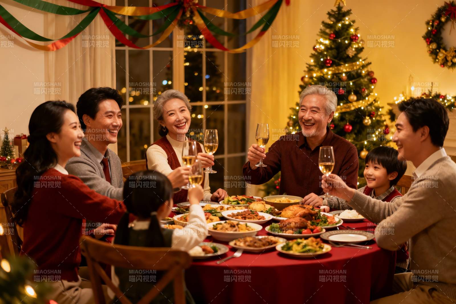 圣诞家庭聚餐欢庆时刻图片