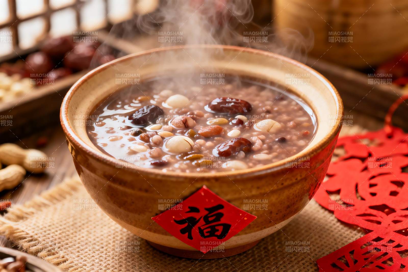 热气腾腾的杂粮粥图片