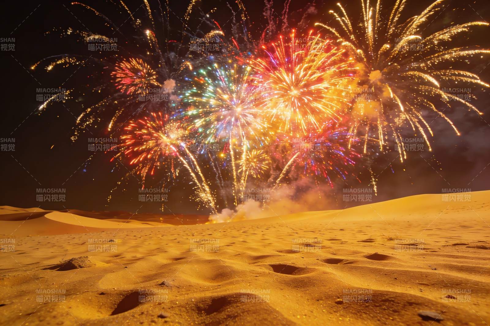 沙漠夜空烟花绽放图片