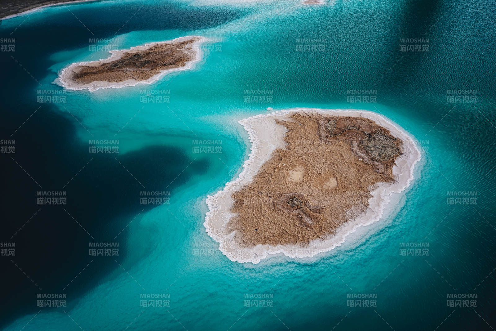 碧海孤岛航拍图图片