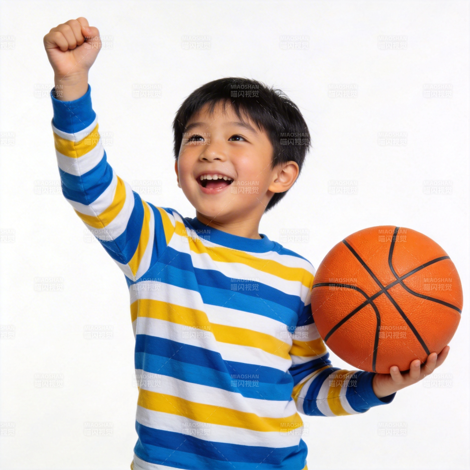 快乐男孩打篮球图片