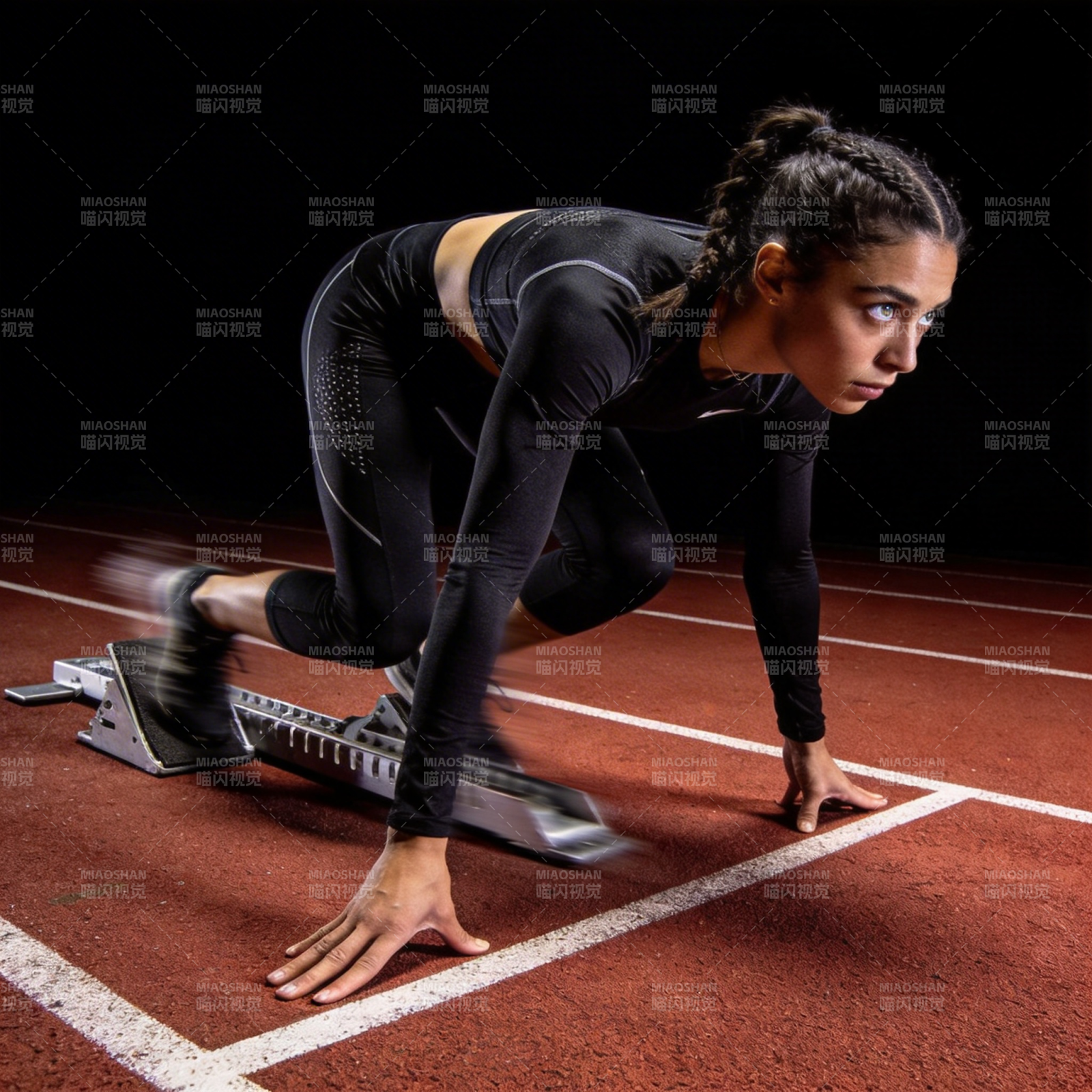 起跑瞬间 蓄势待发图片