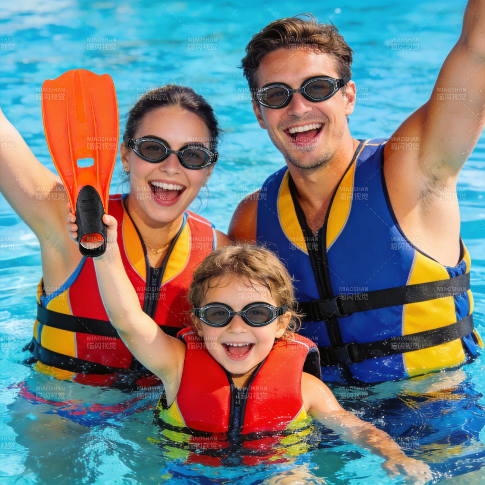 欢乐泳池一家亲图片