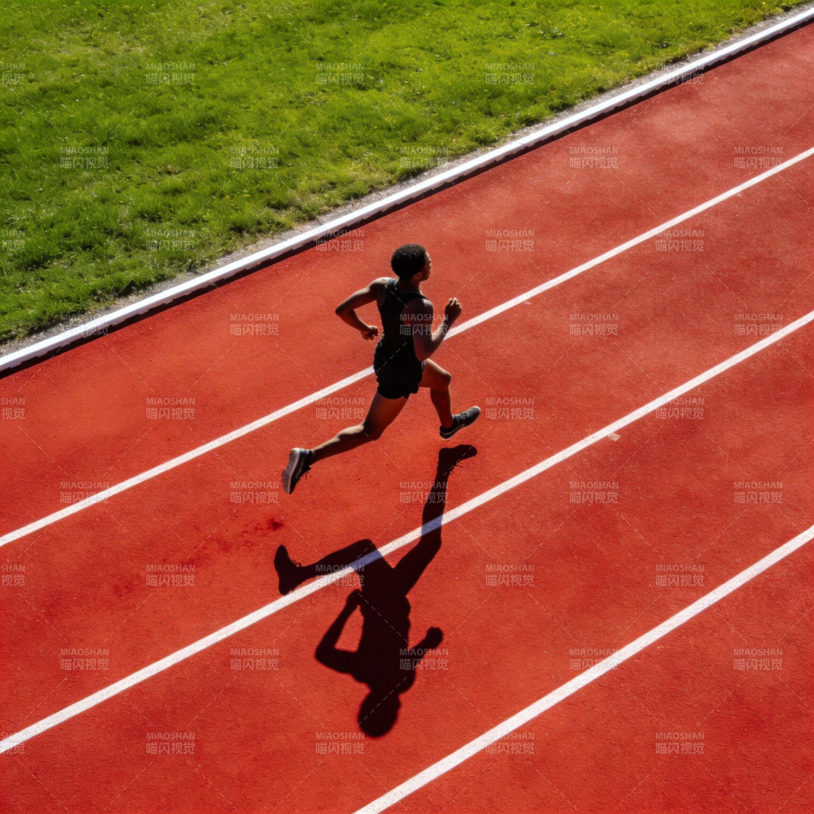 跑道上的奔跑者图片
