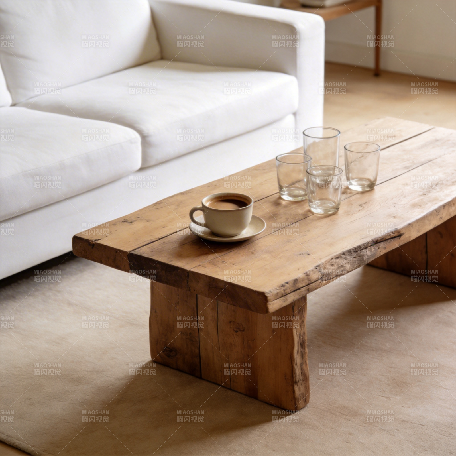 木桌上的咖啡时光图片