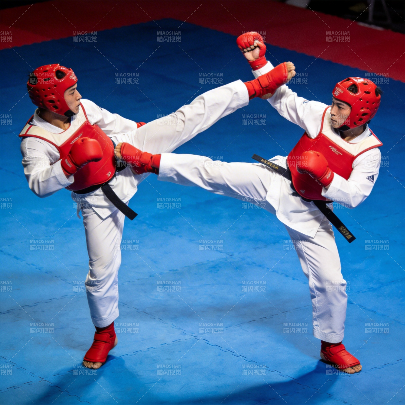 跆拳道对决瞬间图片