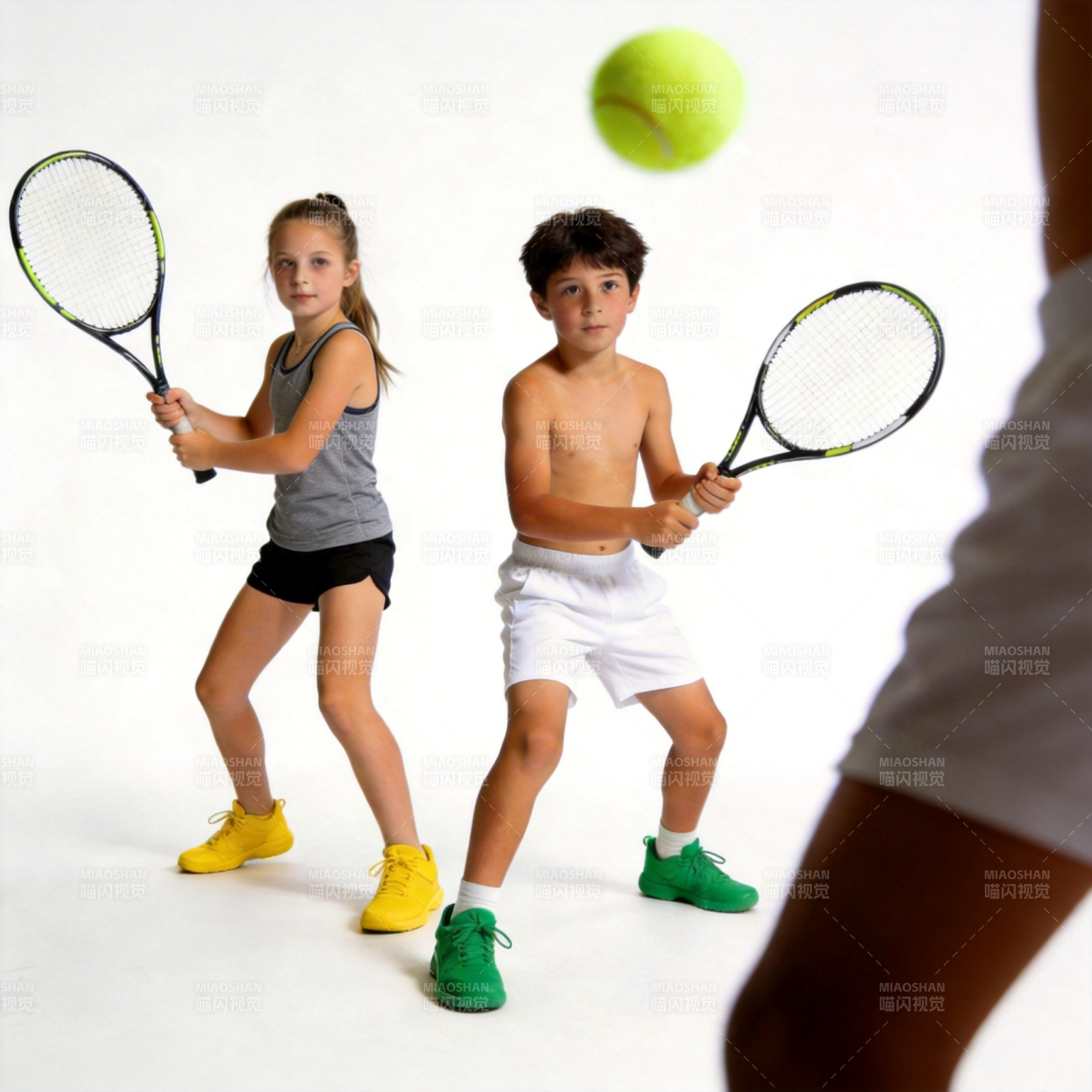 儿童网球训练图片