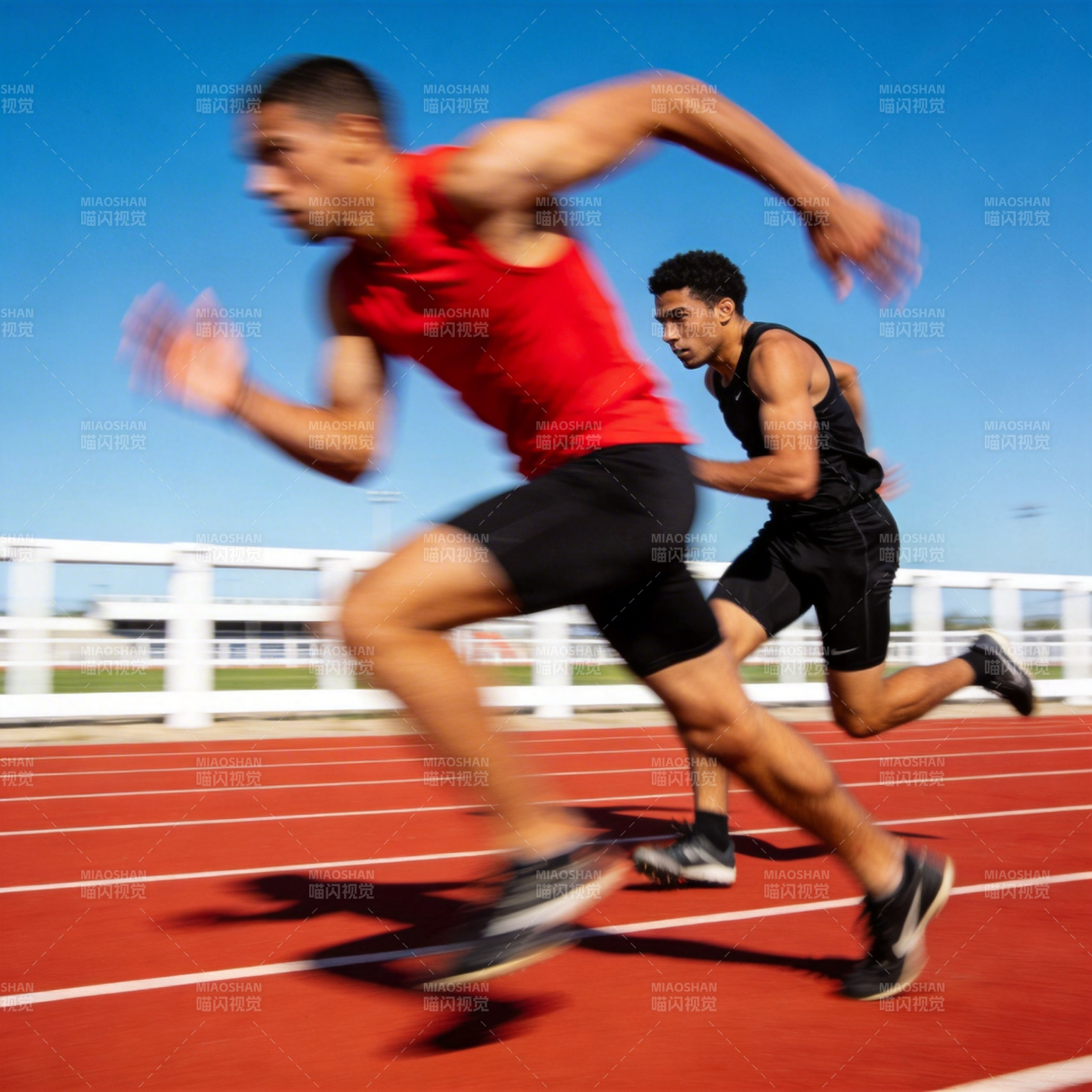 赛道疾驰瞬间图片