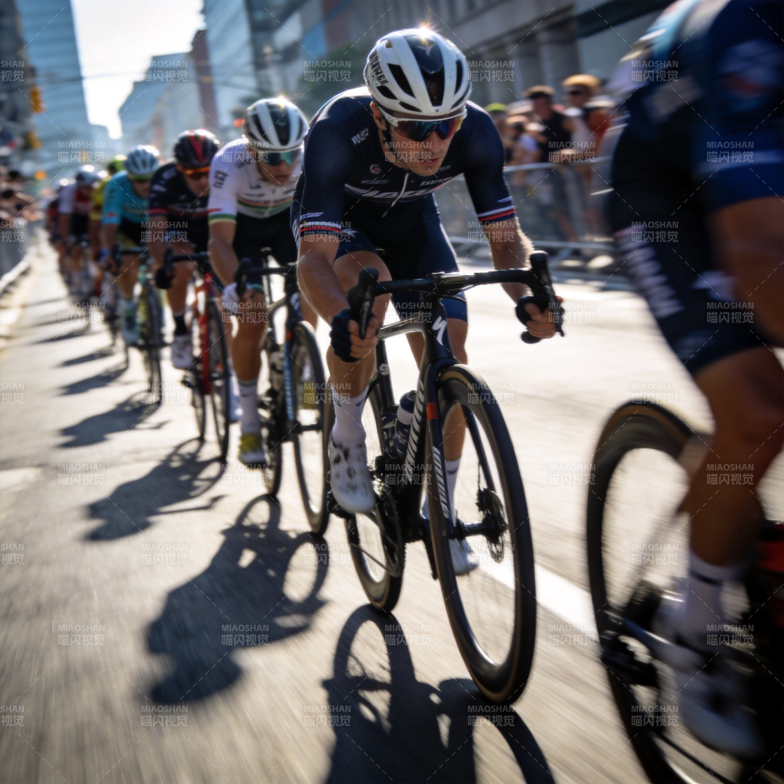骑行竞速 冲刺瞬间图片