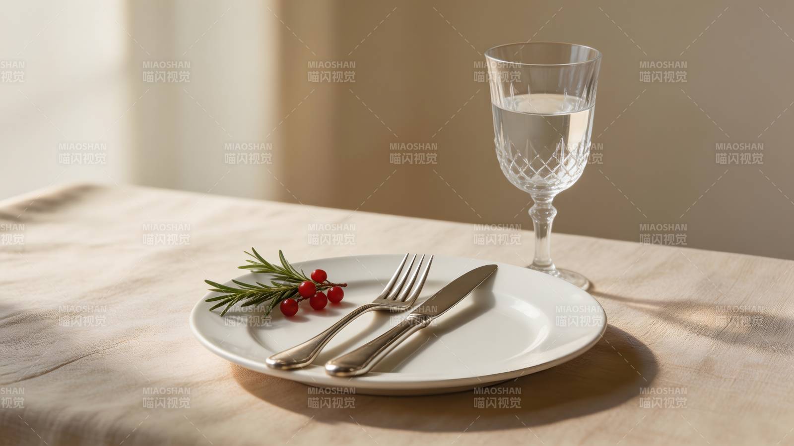 简约餐桌布置图片