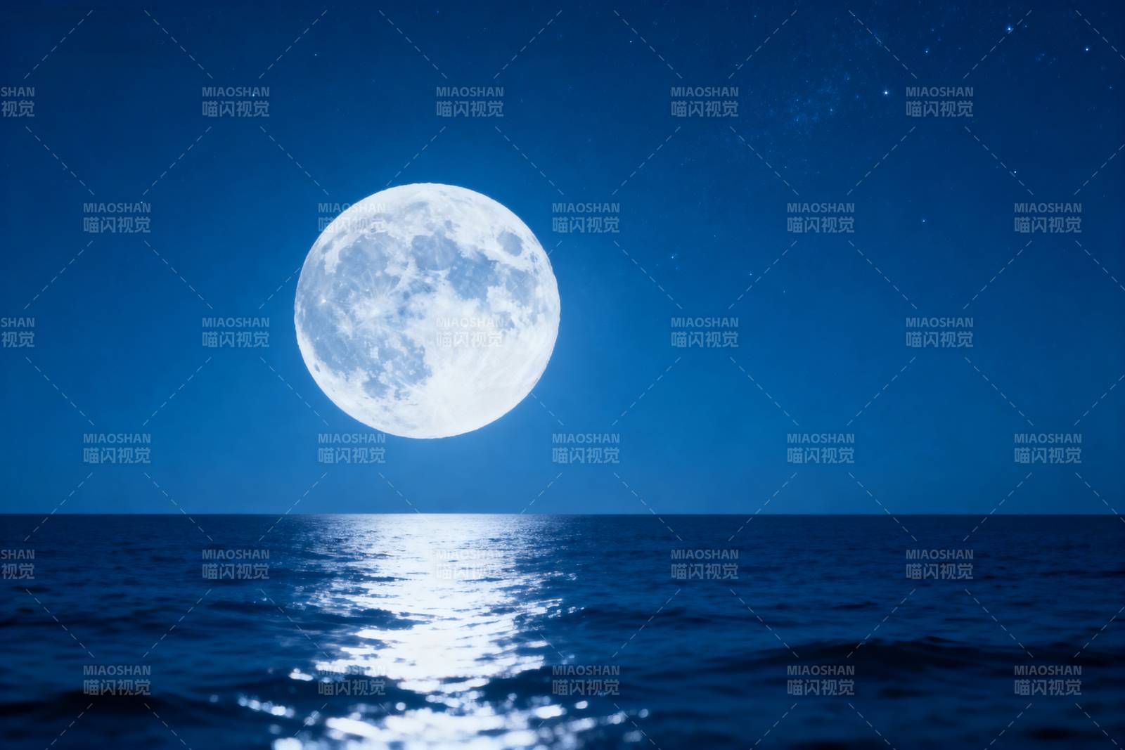 明月照海面图片