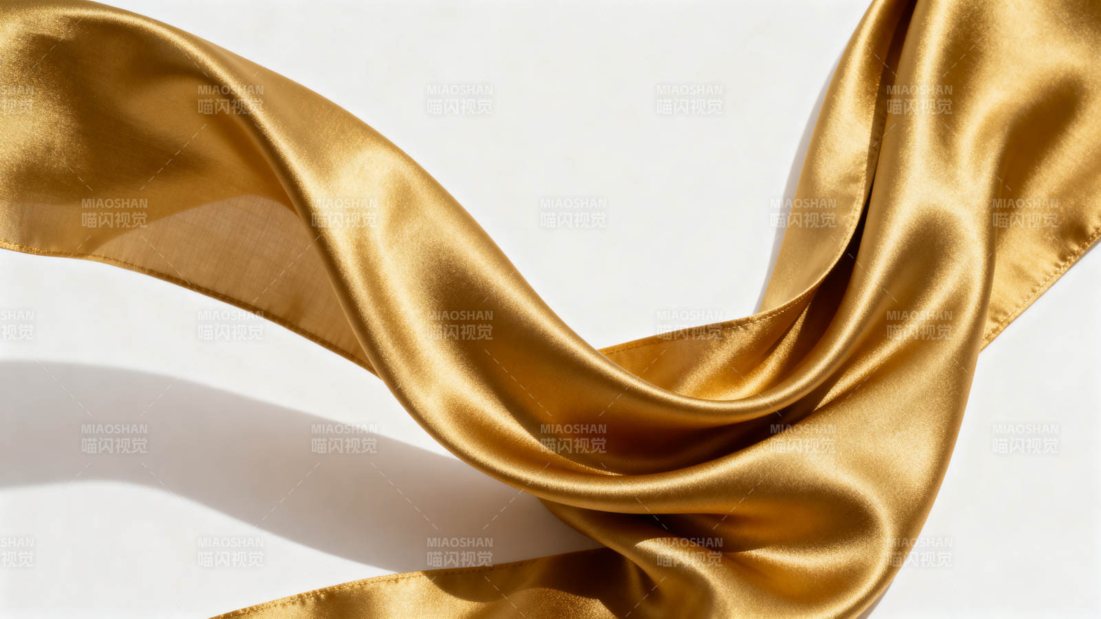 金色丝缎飘逸图片