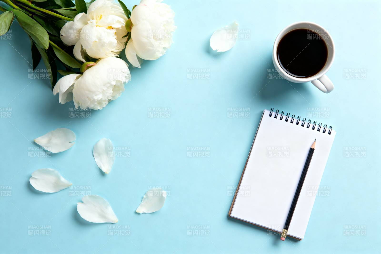 花香伴咖啡时光图片