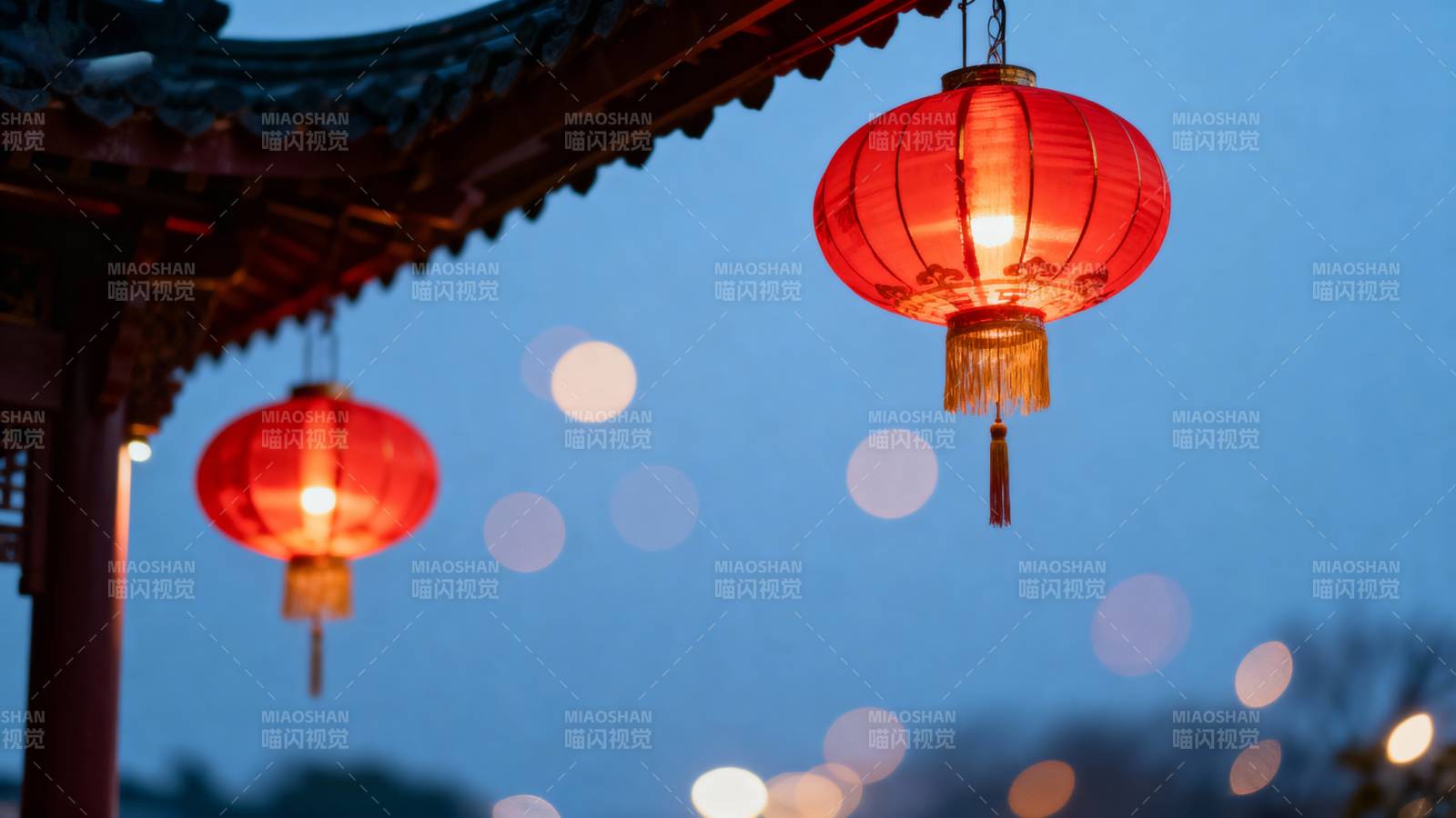 红灯笼映夜色图片