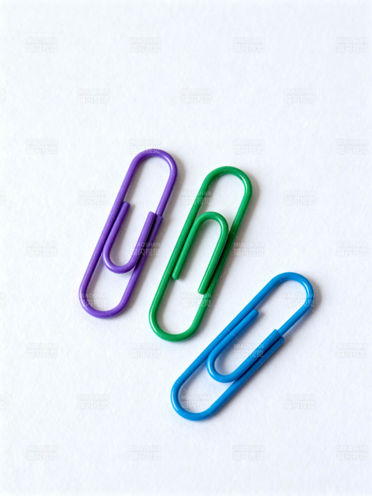 彩色回形针图片