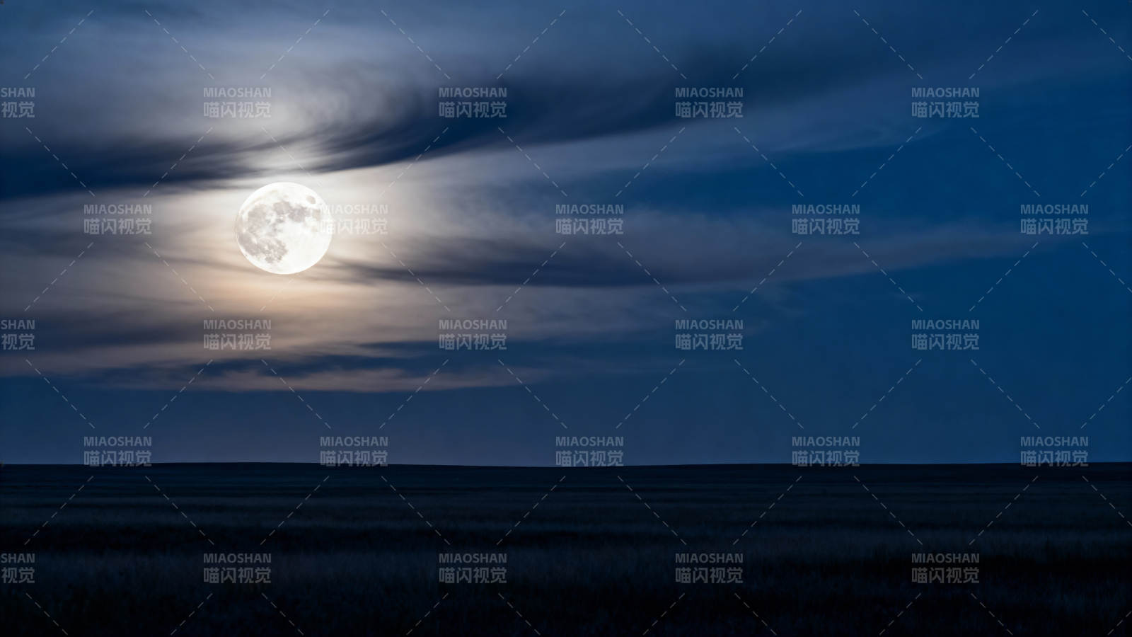 月照海面夜景图片