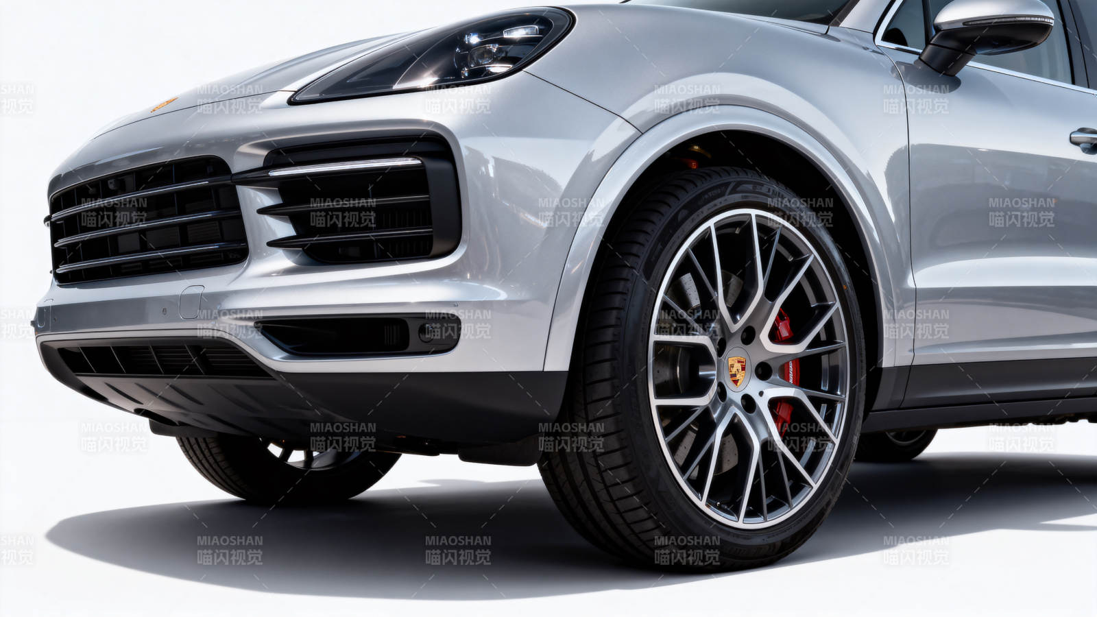 保时捷卡宴银色版图片