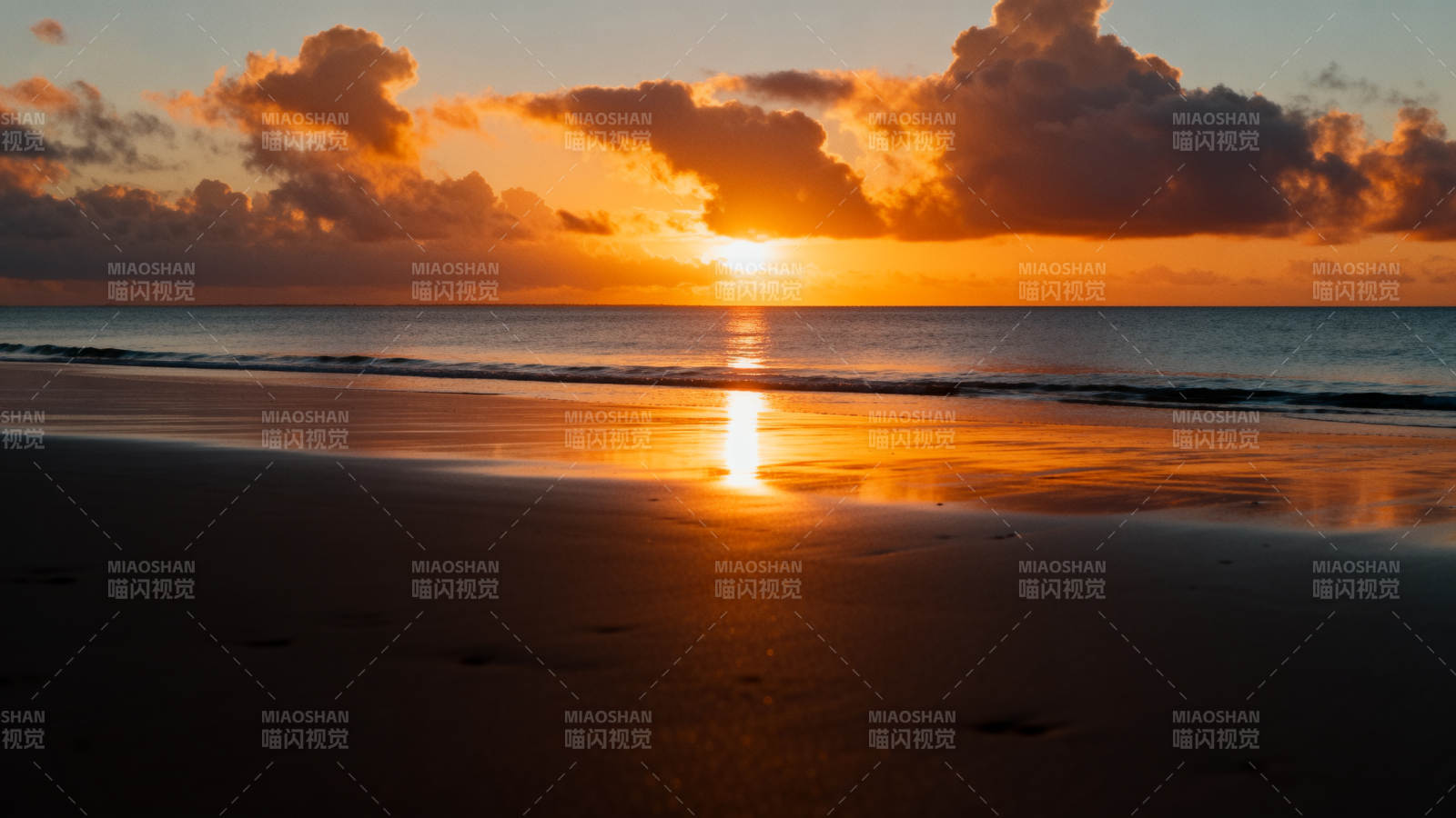 夕阳海滩美景图片