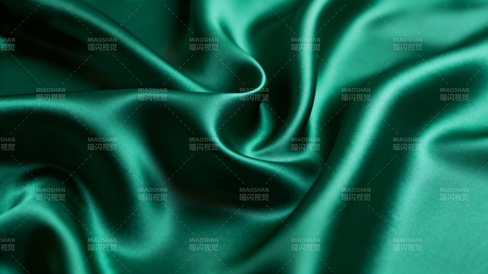 翠绿丝缎的柔美褶皱图片