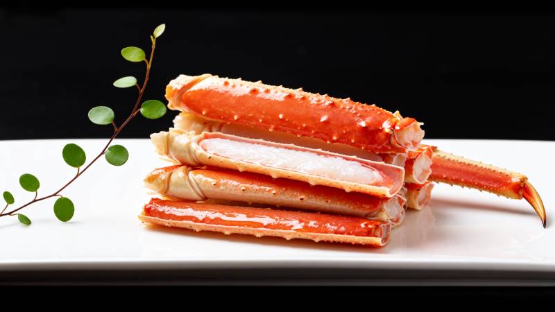鲜美蟹腿摆盘图片