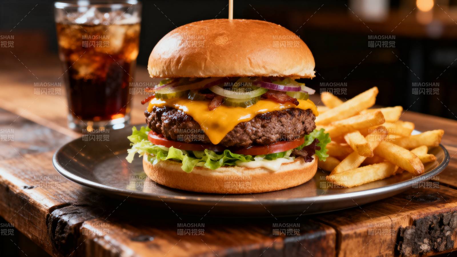 美味汉堡配薯条图片