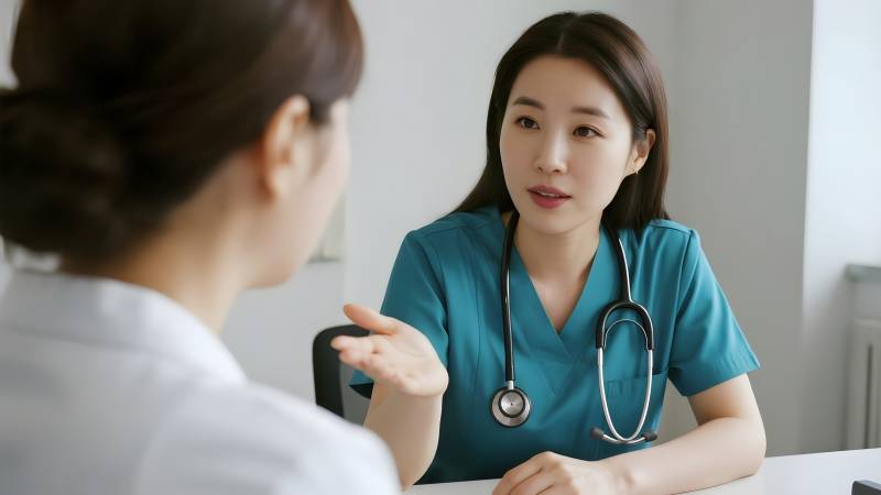 医生与患者交流图片