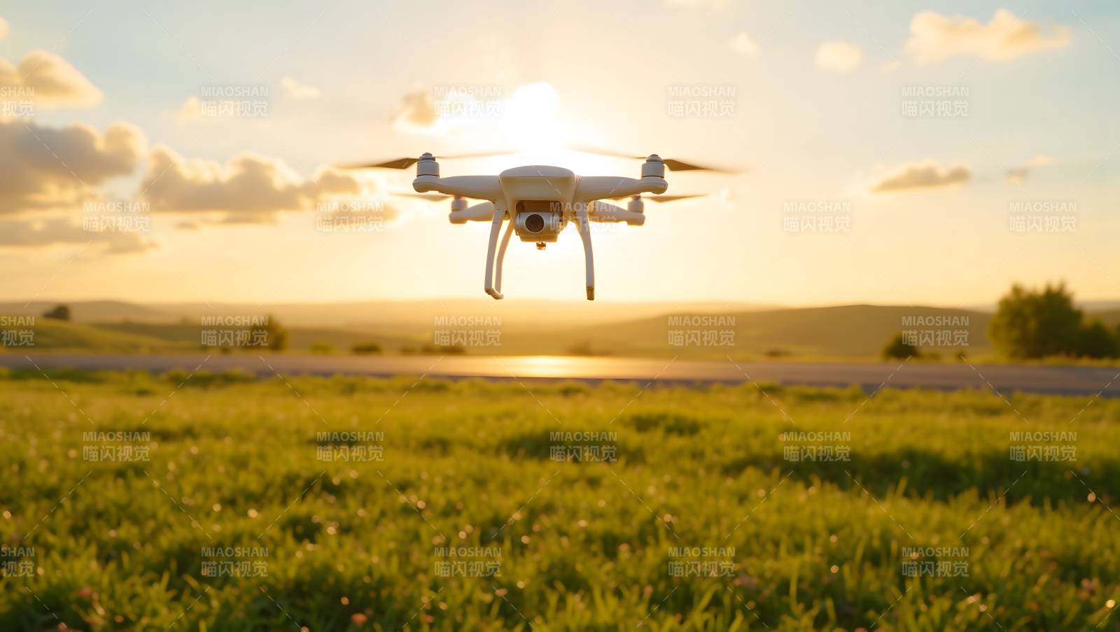 无人机飞越田野图片