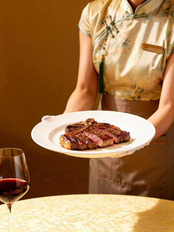 精致牛排 优雅呈现图片