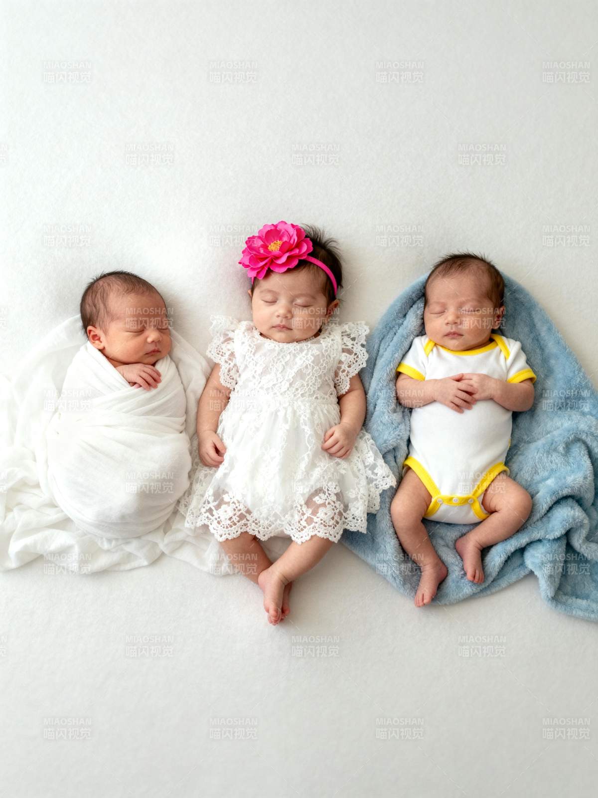 三胞胎宝宝合影图片