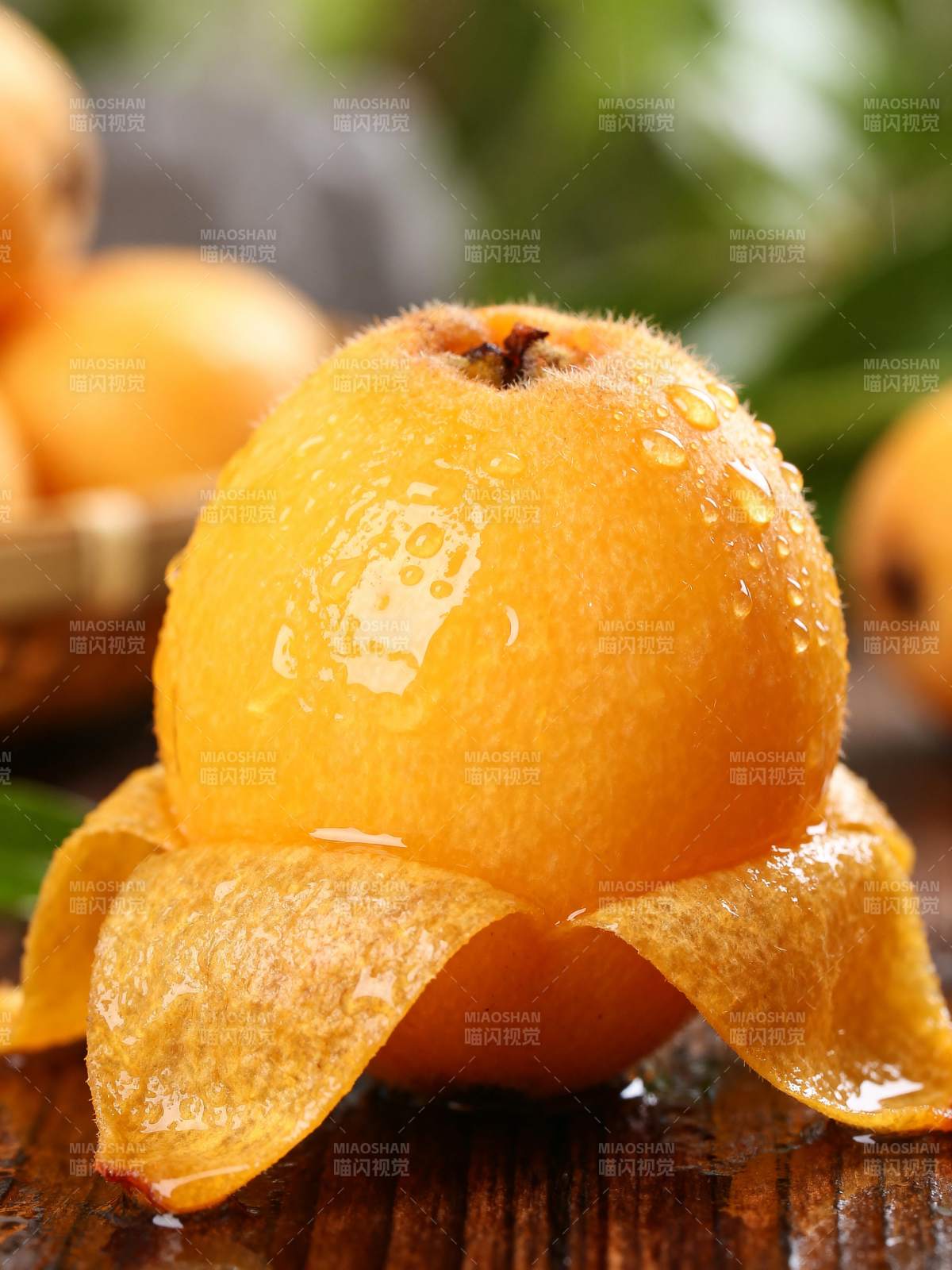 新鲜枇杷特写图片