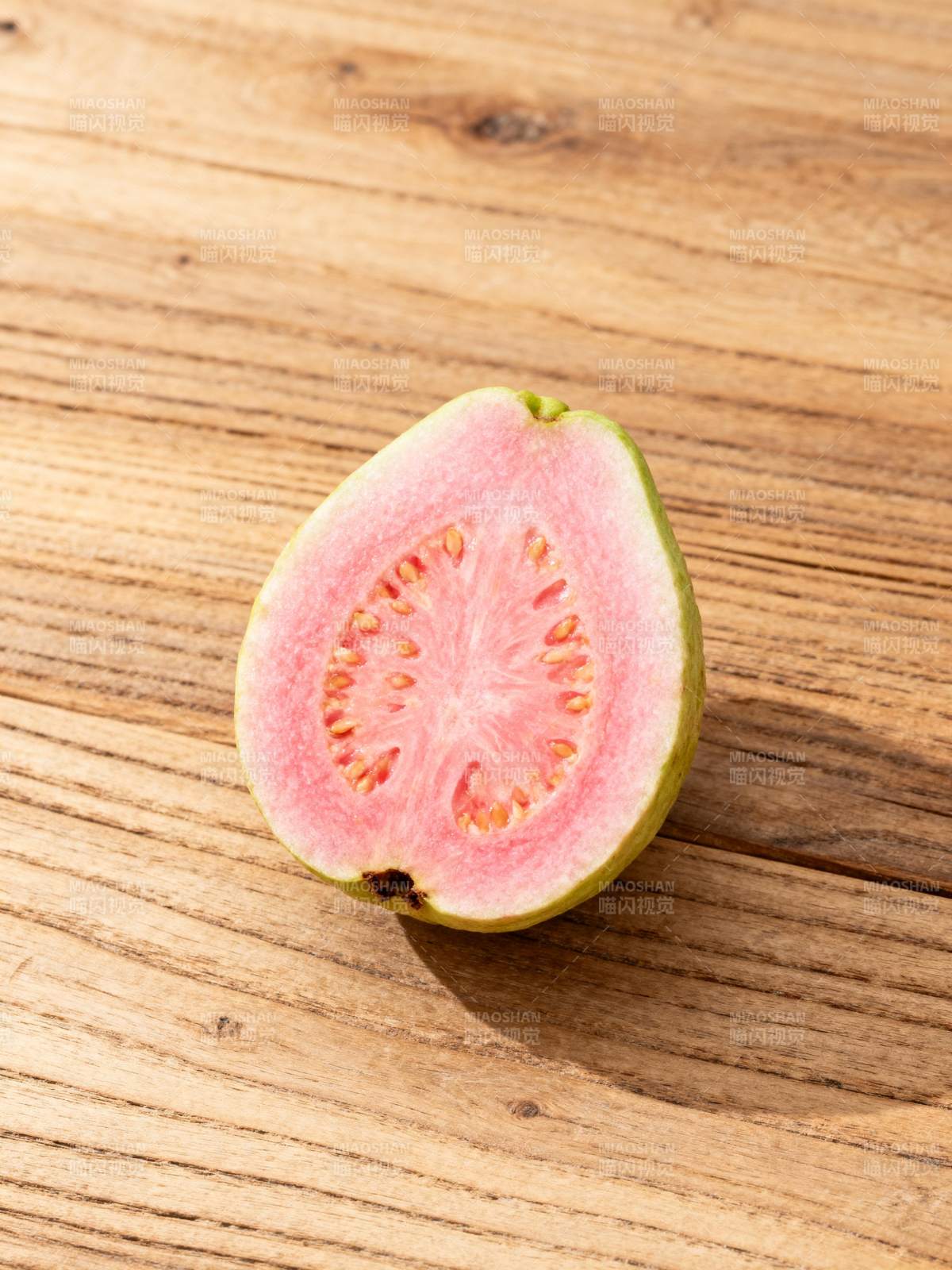 粉红番石榴切面图片