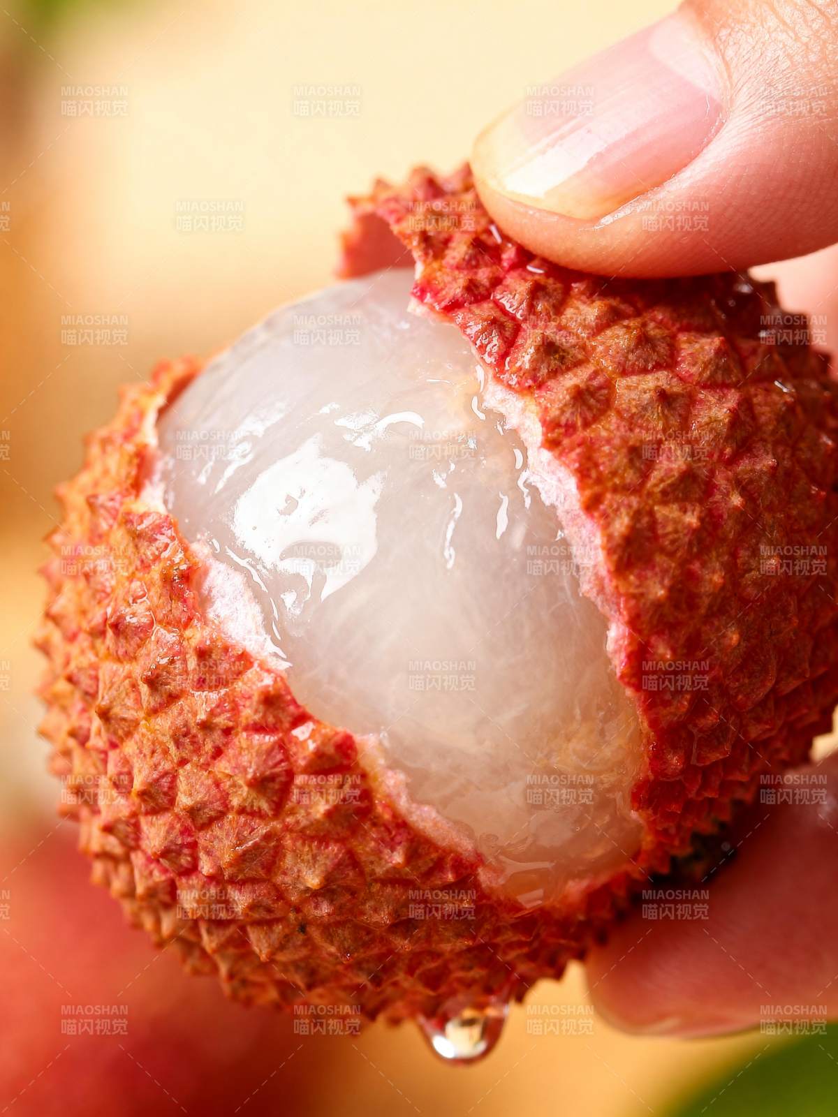 荔枝鲜嫩多汁图片